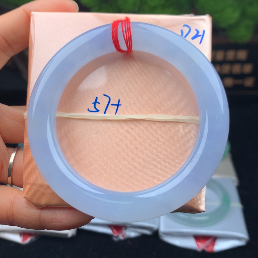 翡翠手镯未镶嵌手镯