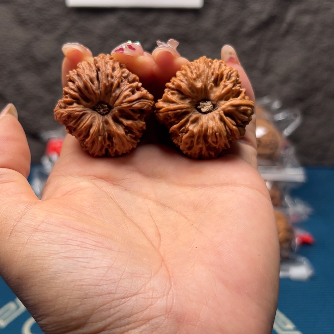 派***星文玩核桃把件南疆37.5微色差