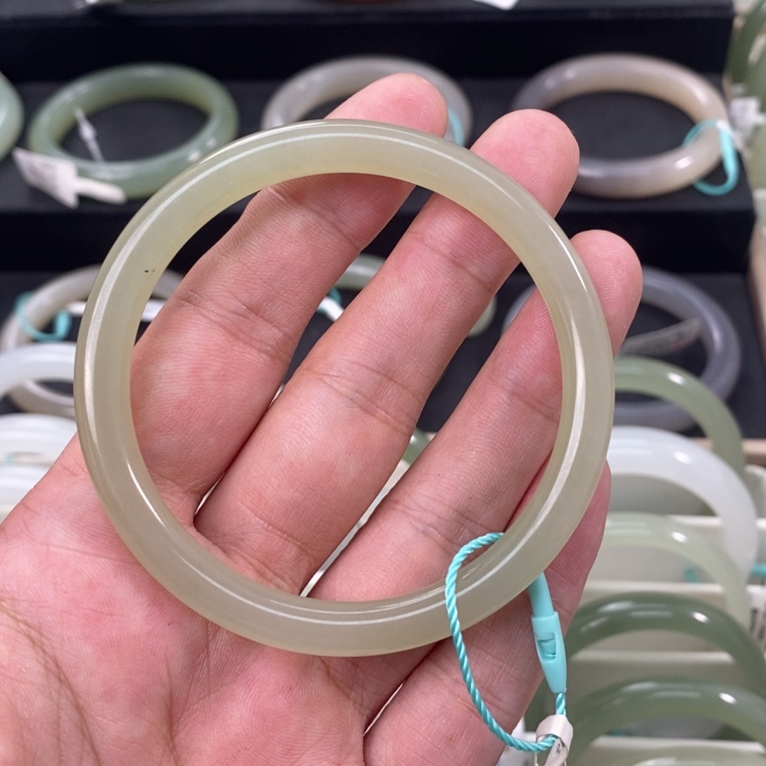 和田玉手镯未镶嵌5859