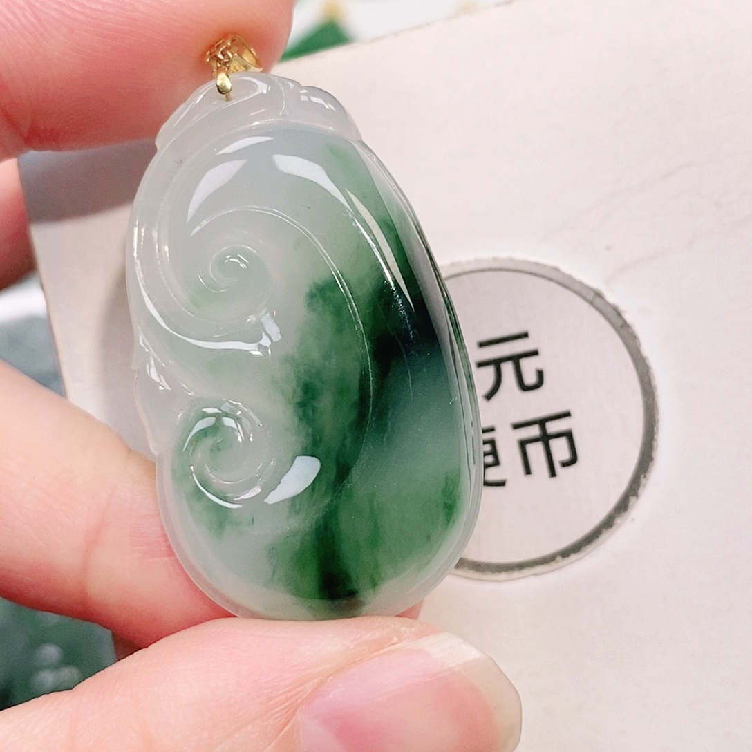 翡翠18K金镶嵌颈饰