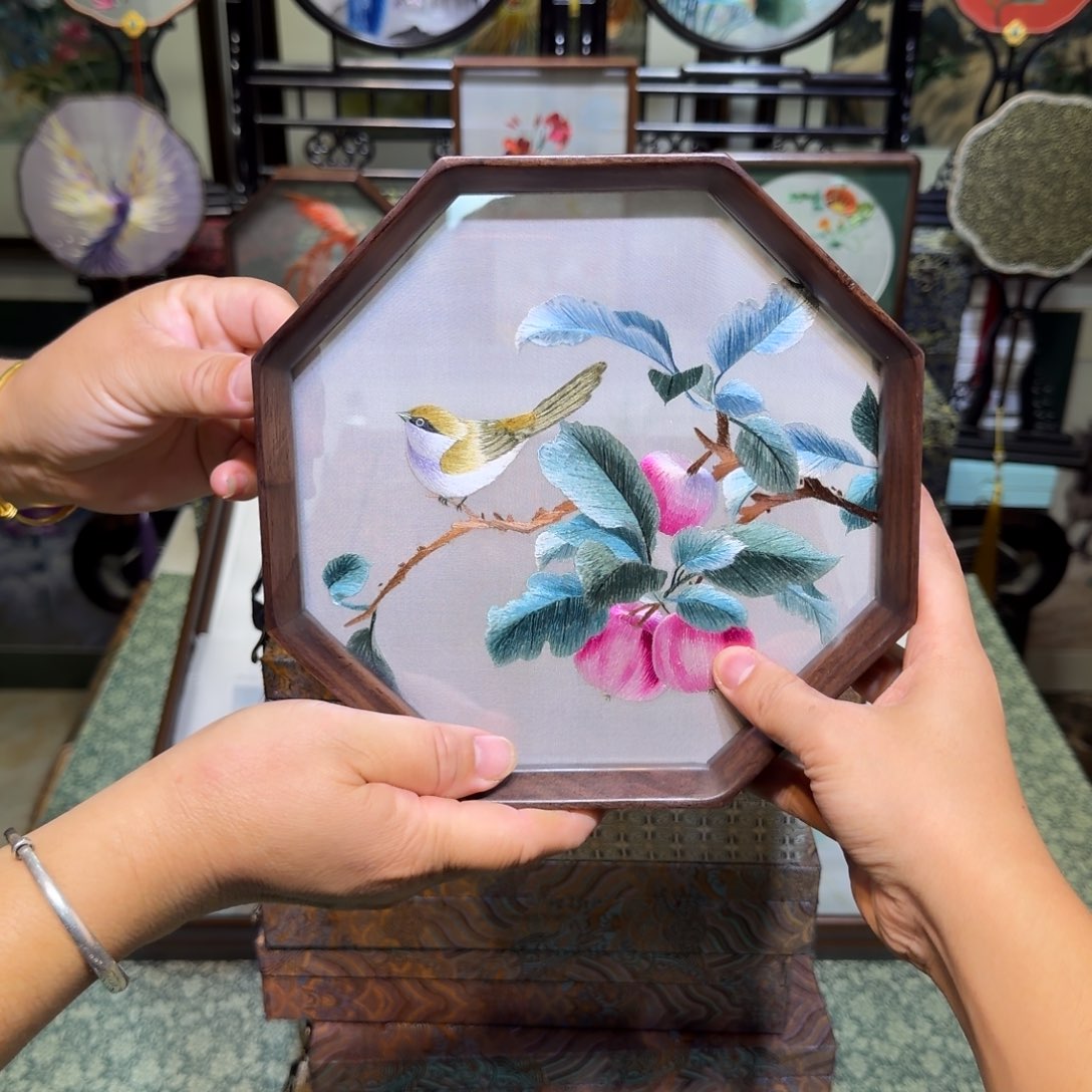 刺绣手工苏绣工艺制作技艺精湛