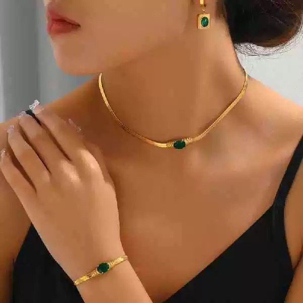 钛钢锆石项链 【T544】钛钢时尚气质蛇骨绿色鋯项链