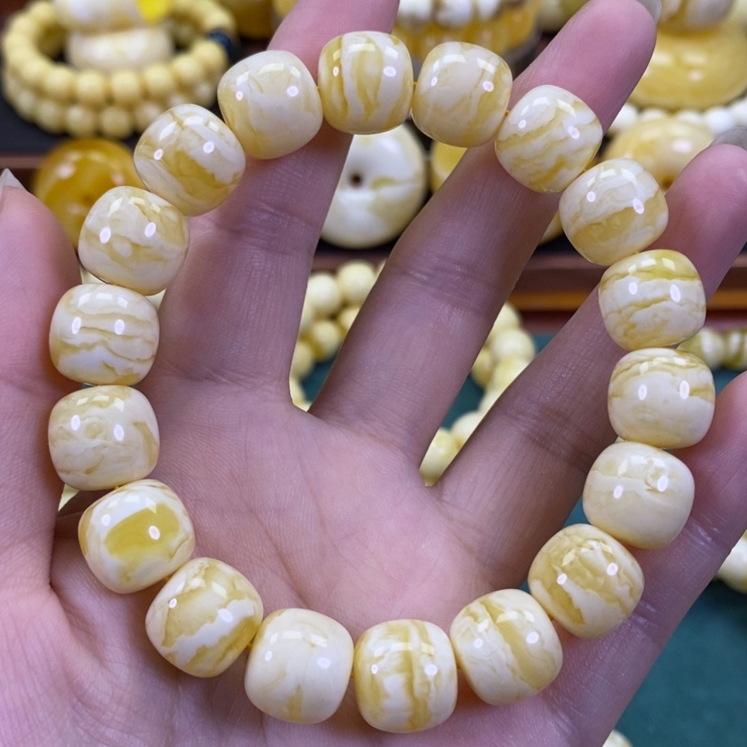 琥珀裸石未镶嵌同料手串