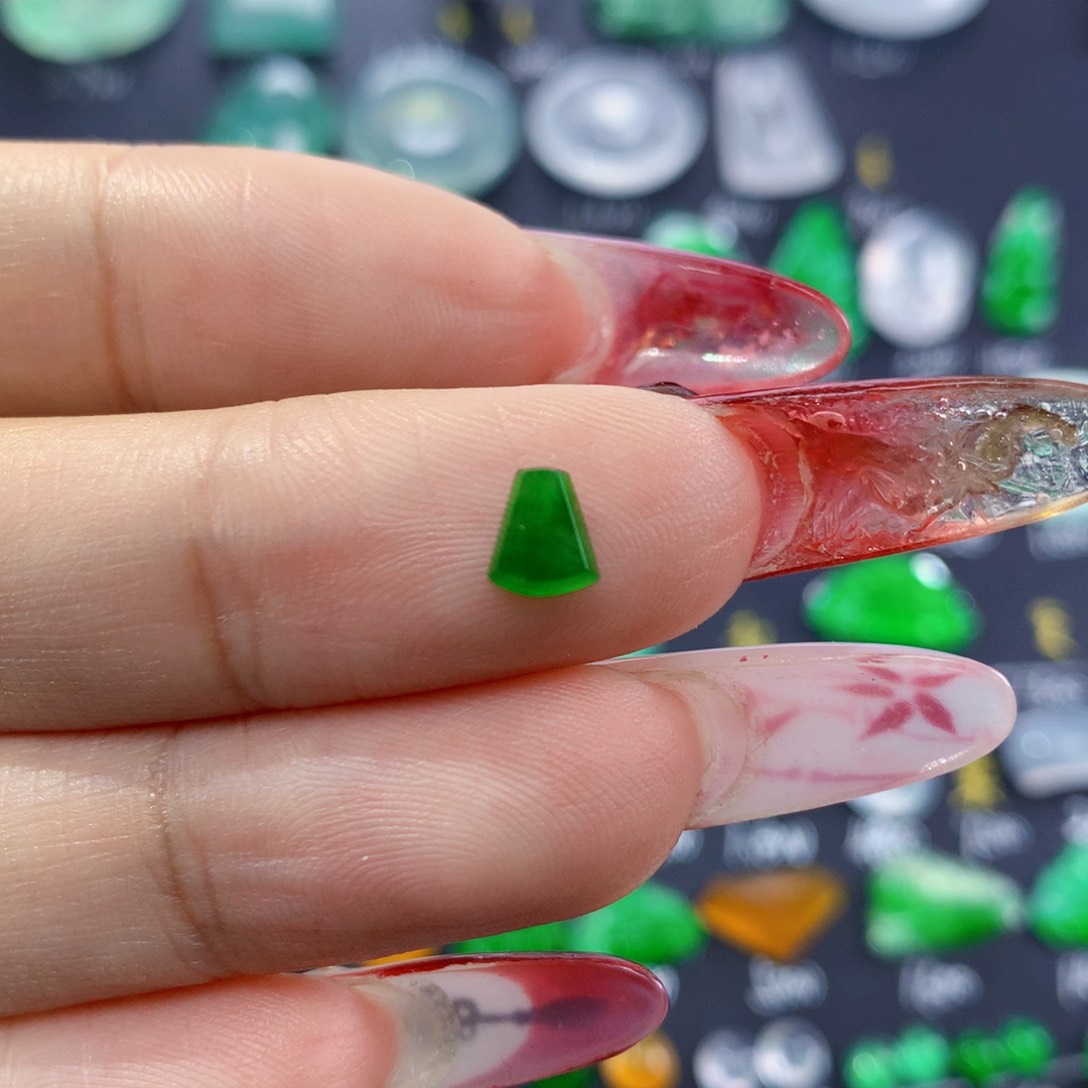 翡翠颈饰未镶嵌纯天然缅甸翡翠A货