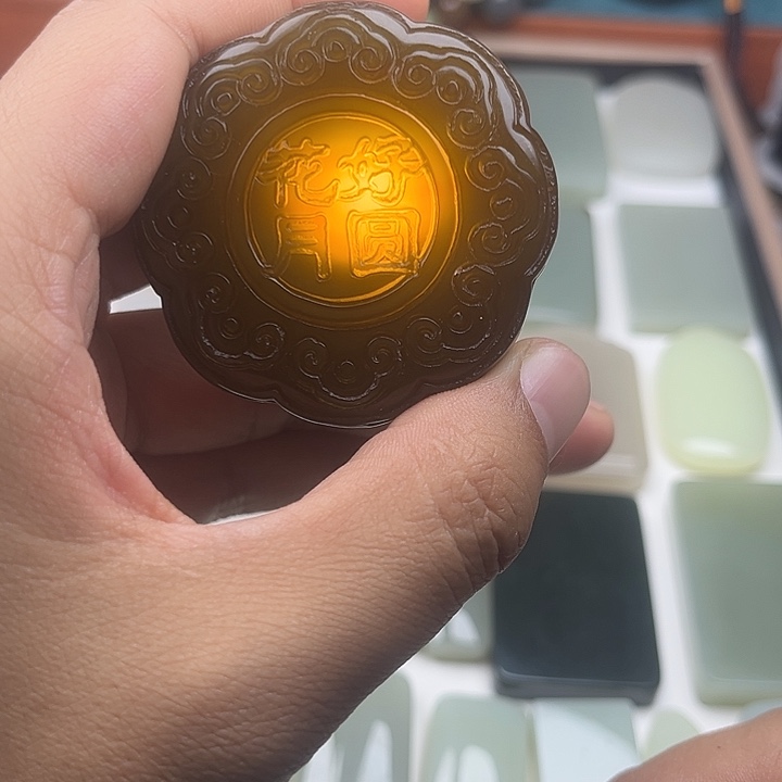 和田玉（糖玉）未镶嵌颈饰