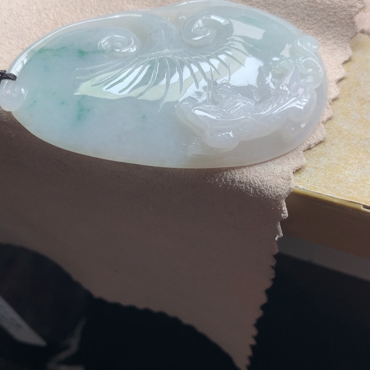 翡翠颈饰未镶嵌吊坠