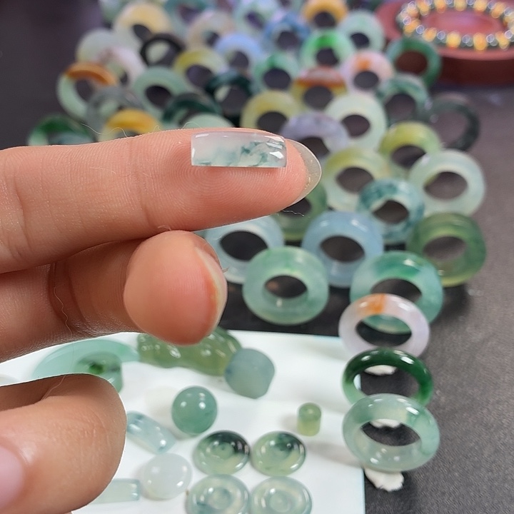 定制翡翠未镶嵌边角