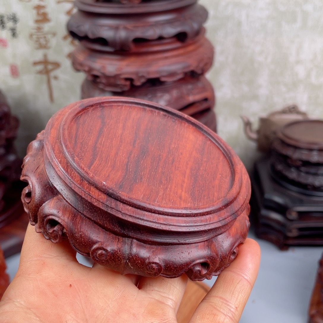 无***尘花梨木类瑕疵底座一个