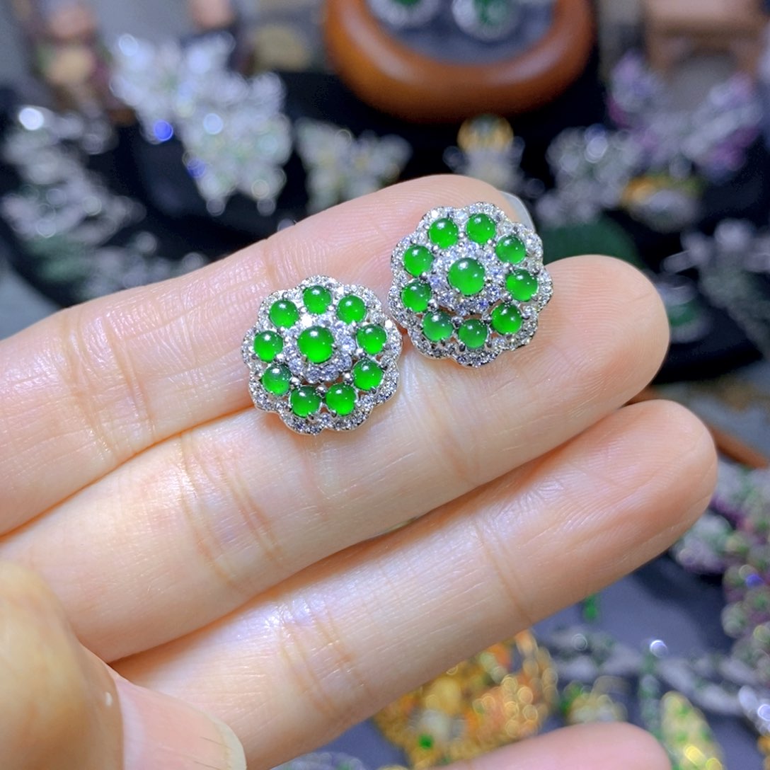 翡翠颈饰银S925镶嵌天然翡翠