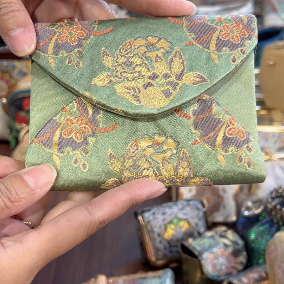 旺***仔蚕丝福利翻盖卡包