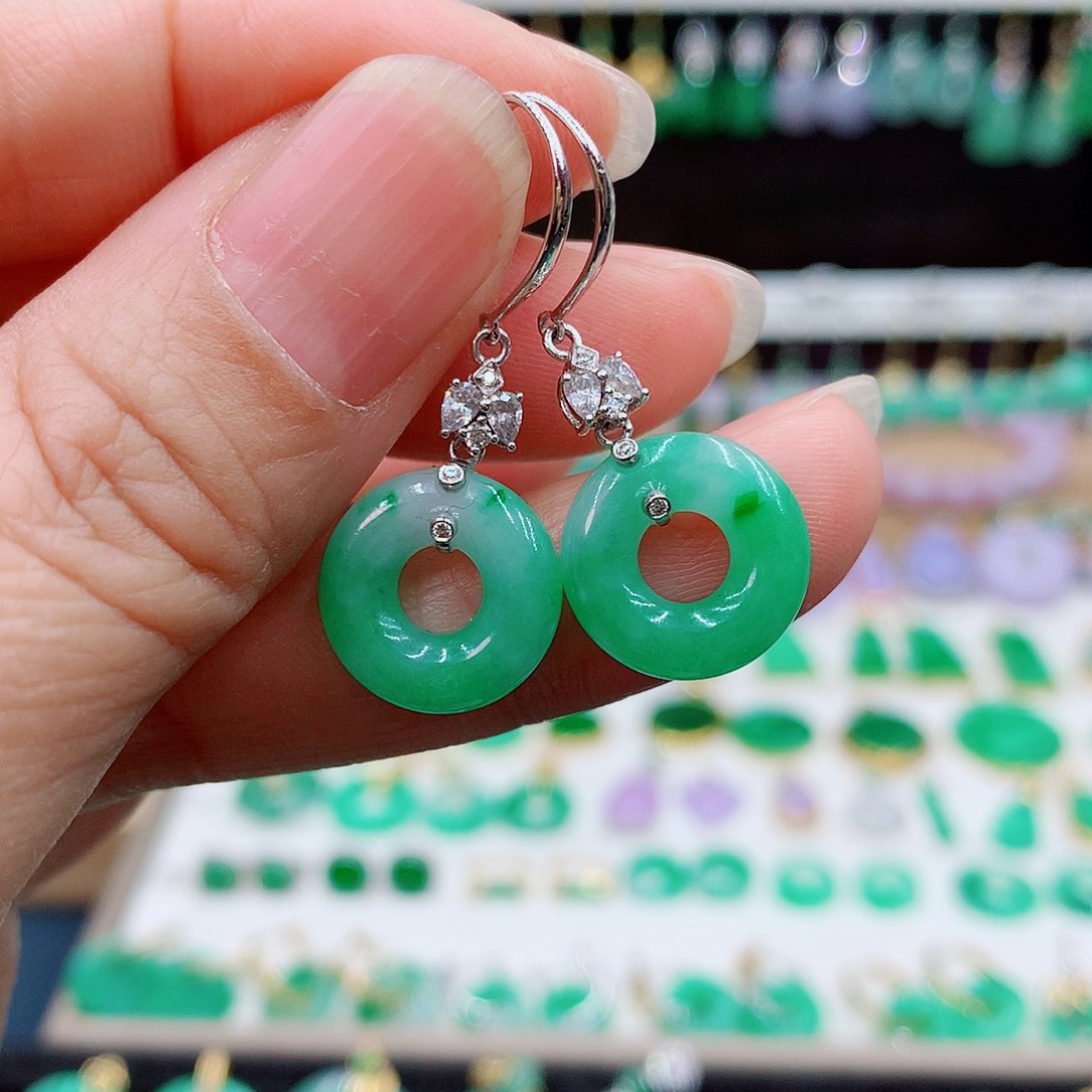 翡翠耳饰18K金镶嵌的