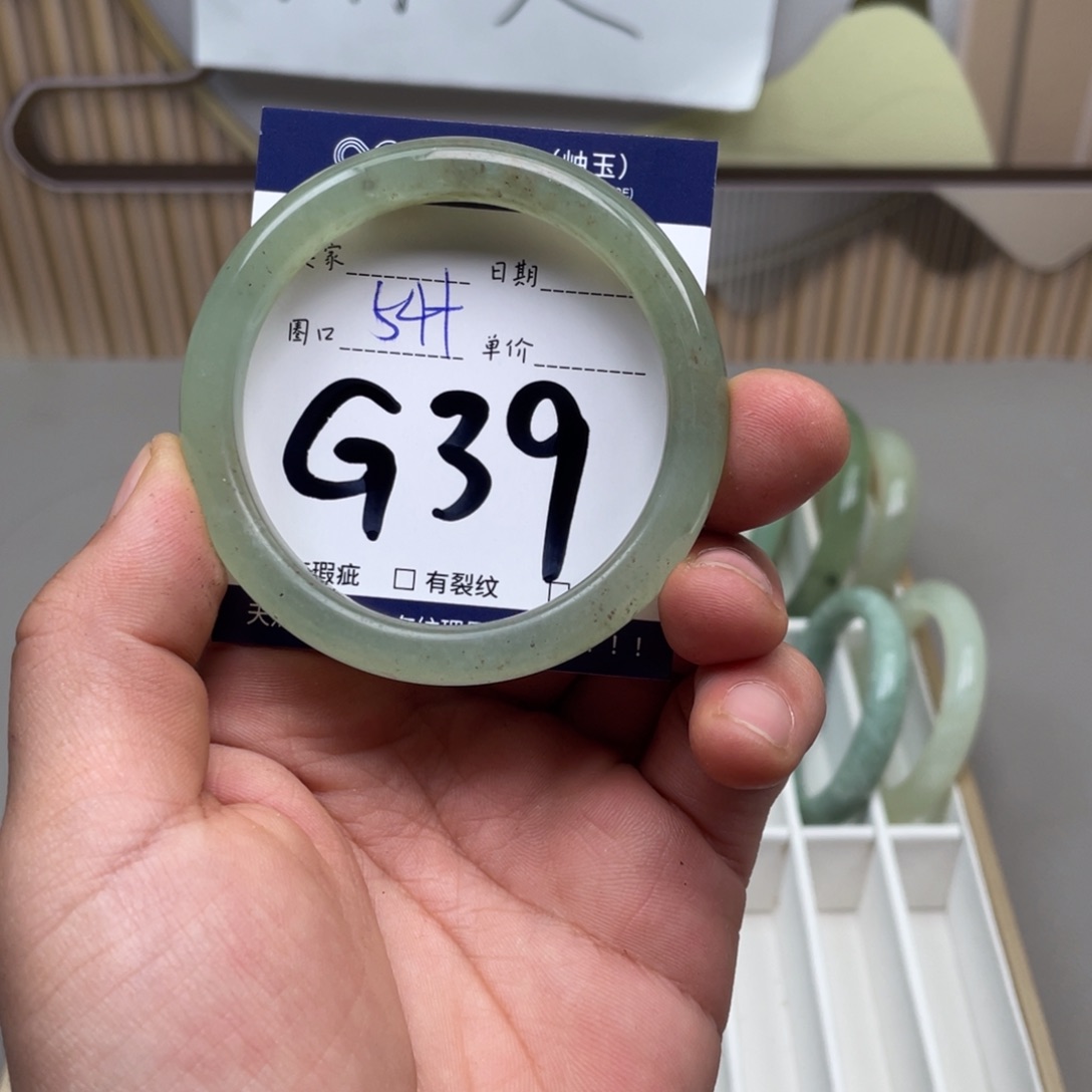 岫玉手镯手镯未镶嵌