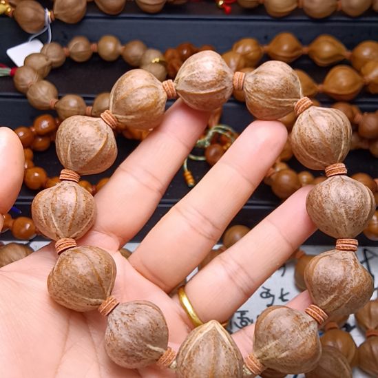 J***卡手串/手链橄榄核橄榄核手串铁核蒜头蜜挑臀鸡血红2.1*2.2