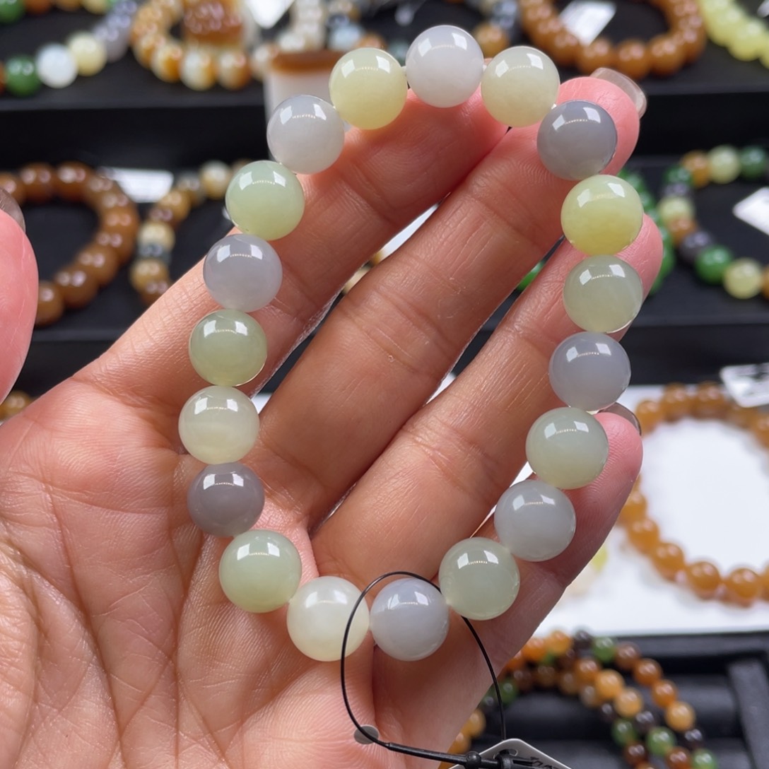 未镶嵌手链和田玉易**?