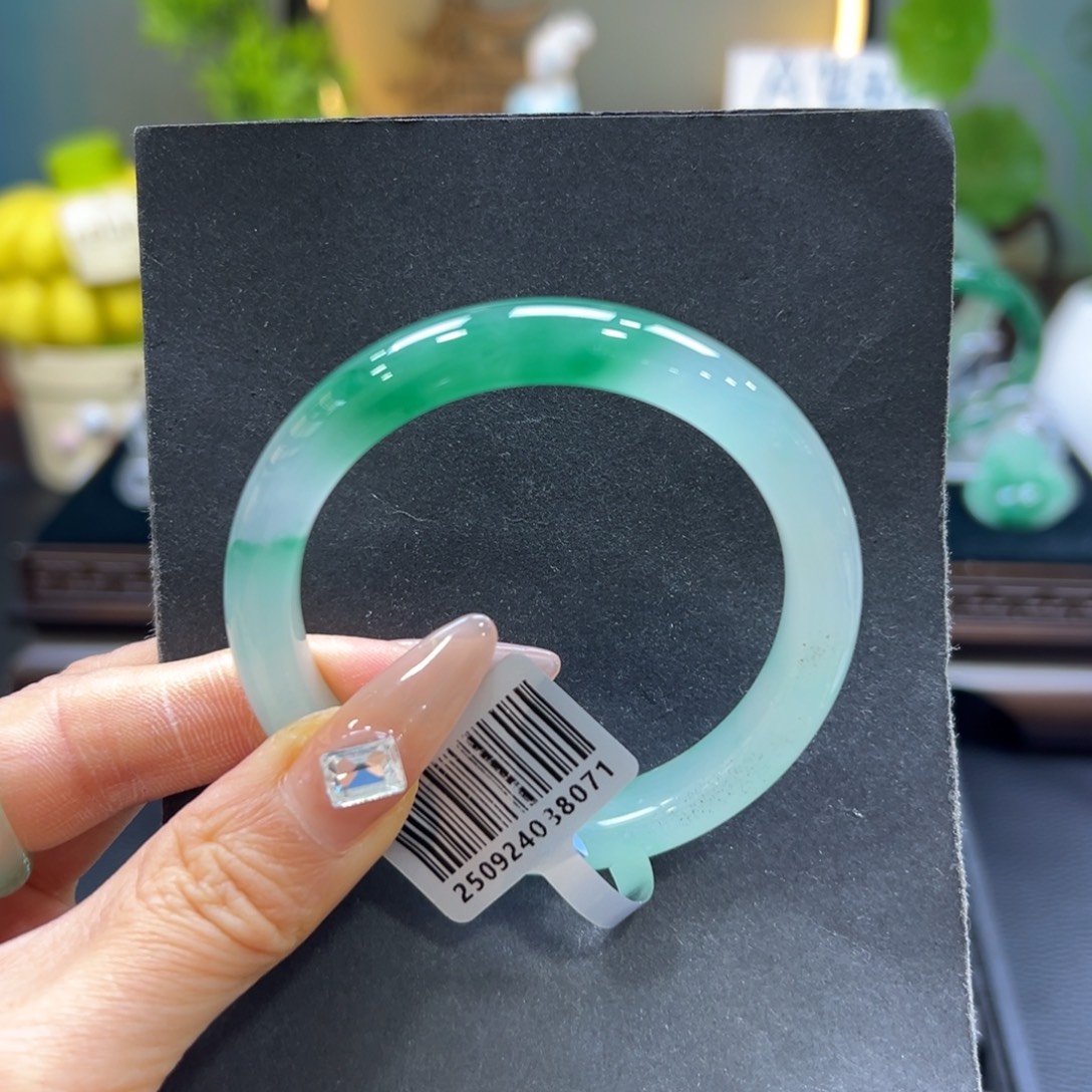 石英质玉（非洲翠）未镶嵌手镯54-55