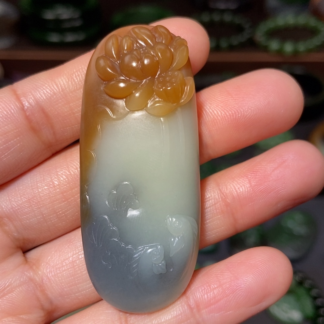 和田玉吊坠未镶嵌来*来