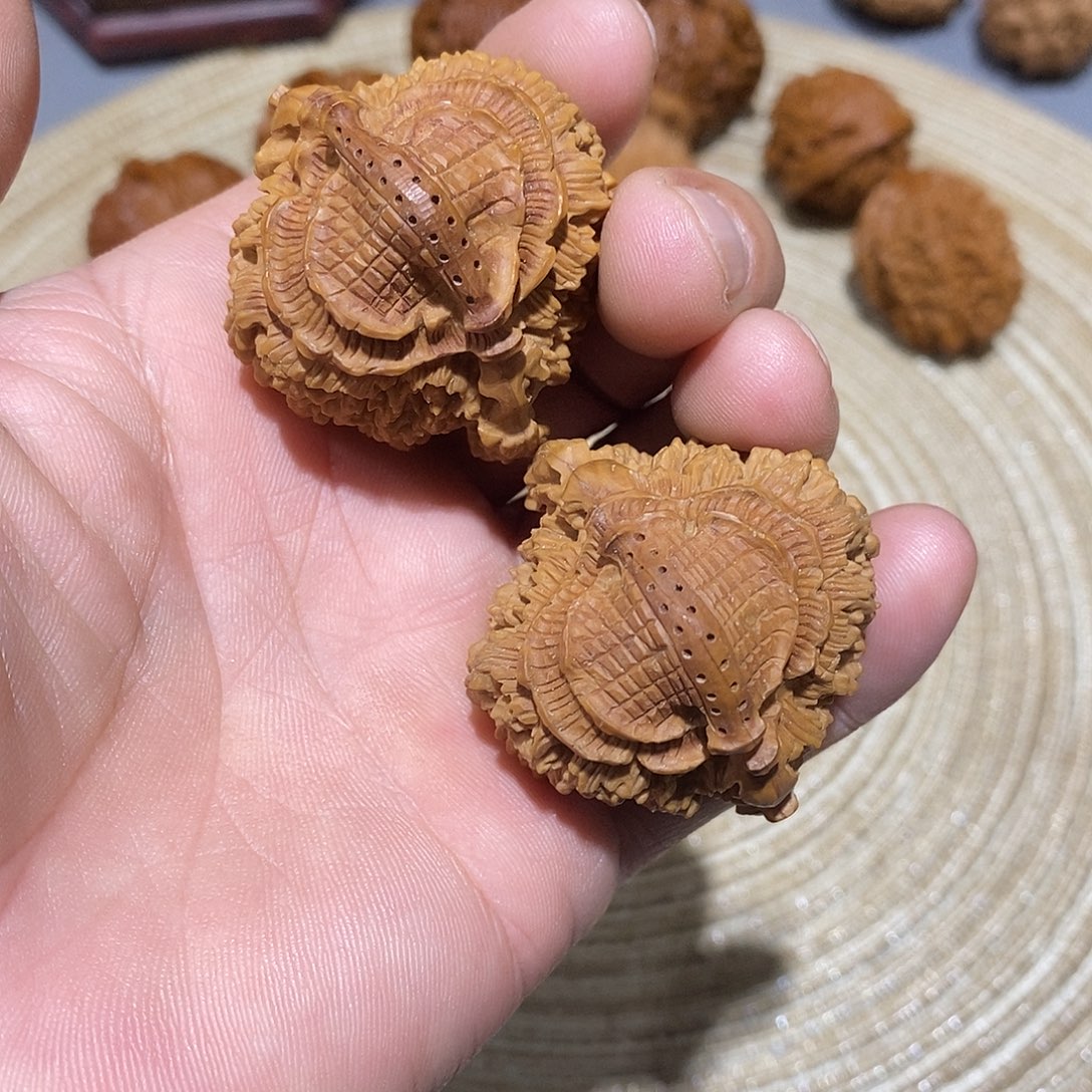 桃木文玩麻核桃雕刻把把壶