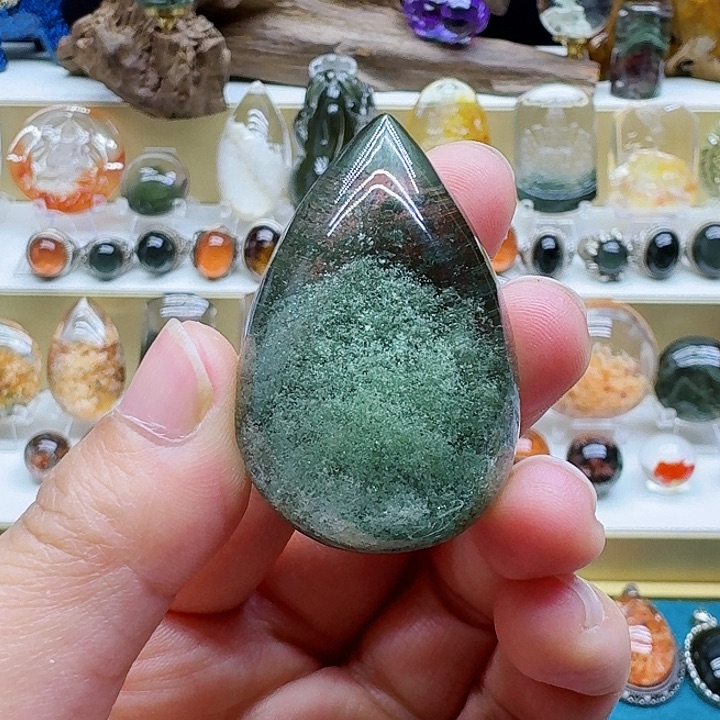 水晶颈饰未镶嵌赵***?吊坠