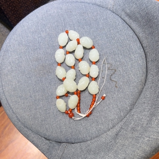 周***殖和田玉未镶嵌颈饰