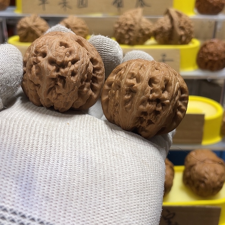 文玩核桃把件文玩核桃元宝文玩核桃元宝