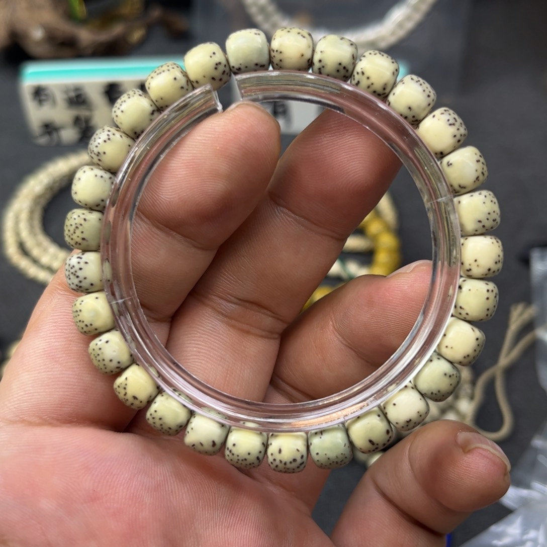 漓***.手串星月菩提8✖️7河豚 绿背留白