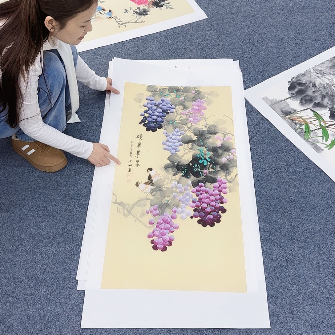 国画作品小姐姐放漏中