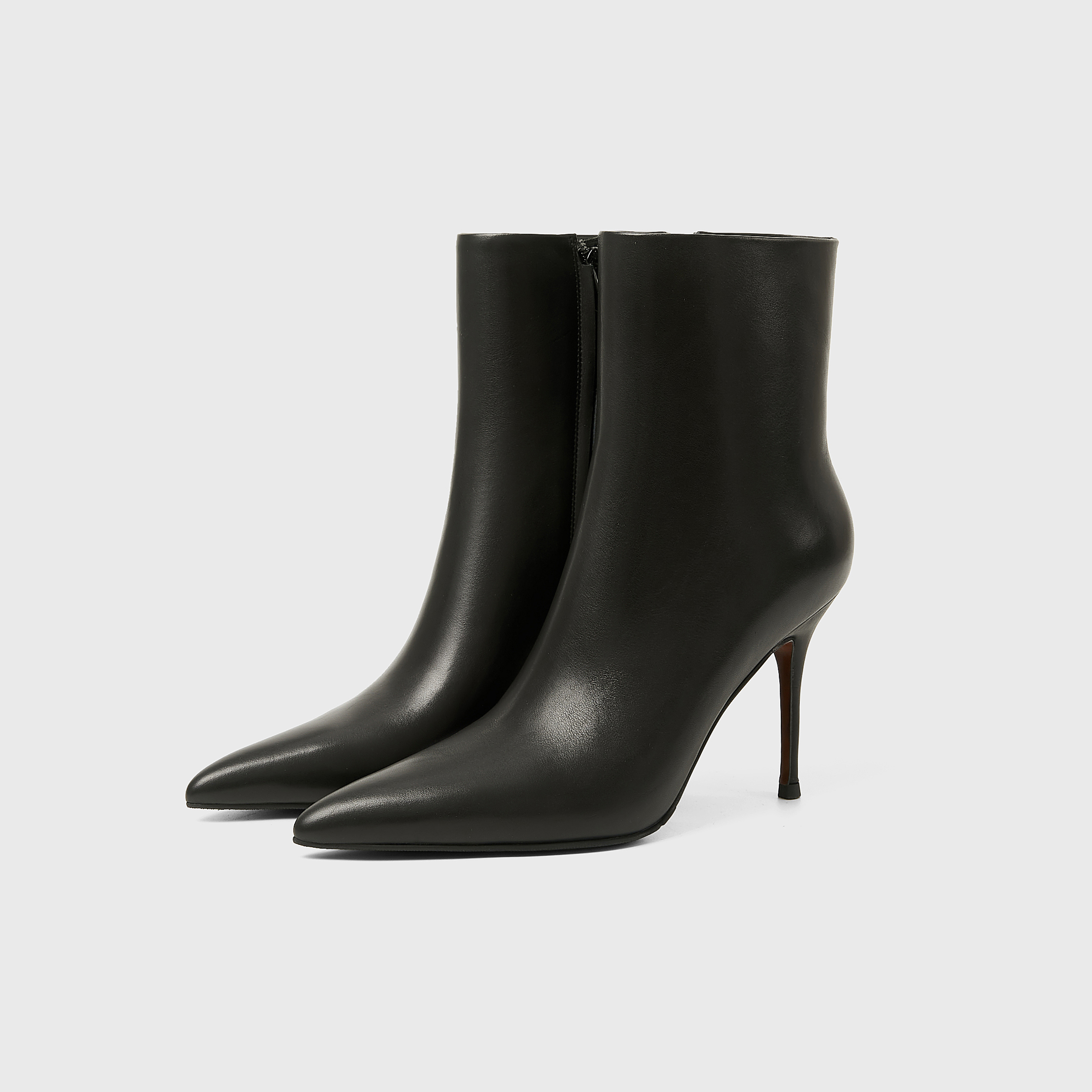 法式尖头防滑短靴防水台粗跟女靴气质简约百搭黑色