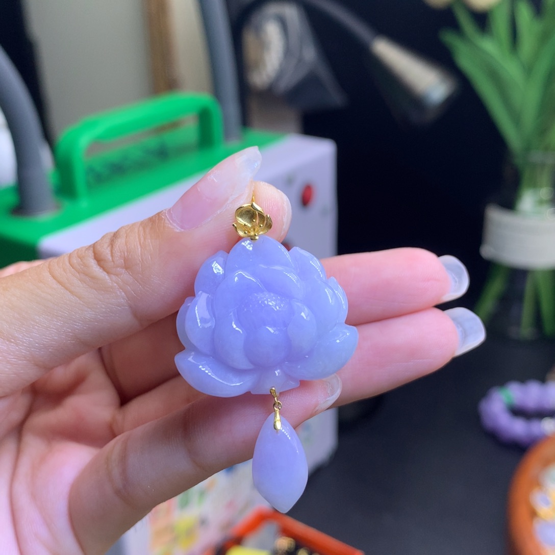 翡翠18K金镶嵌颈饰