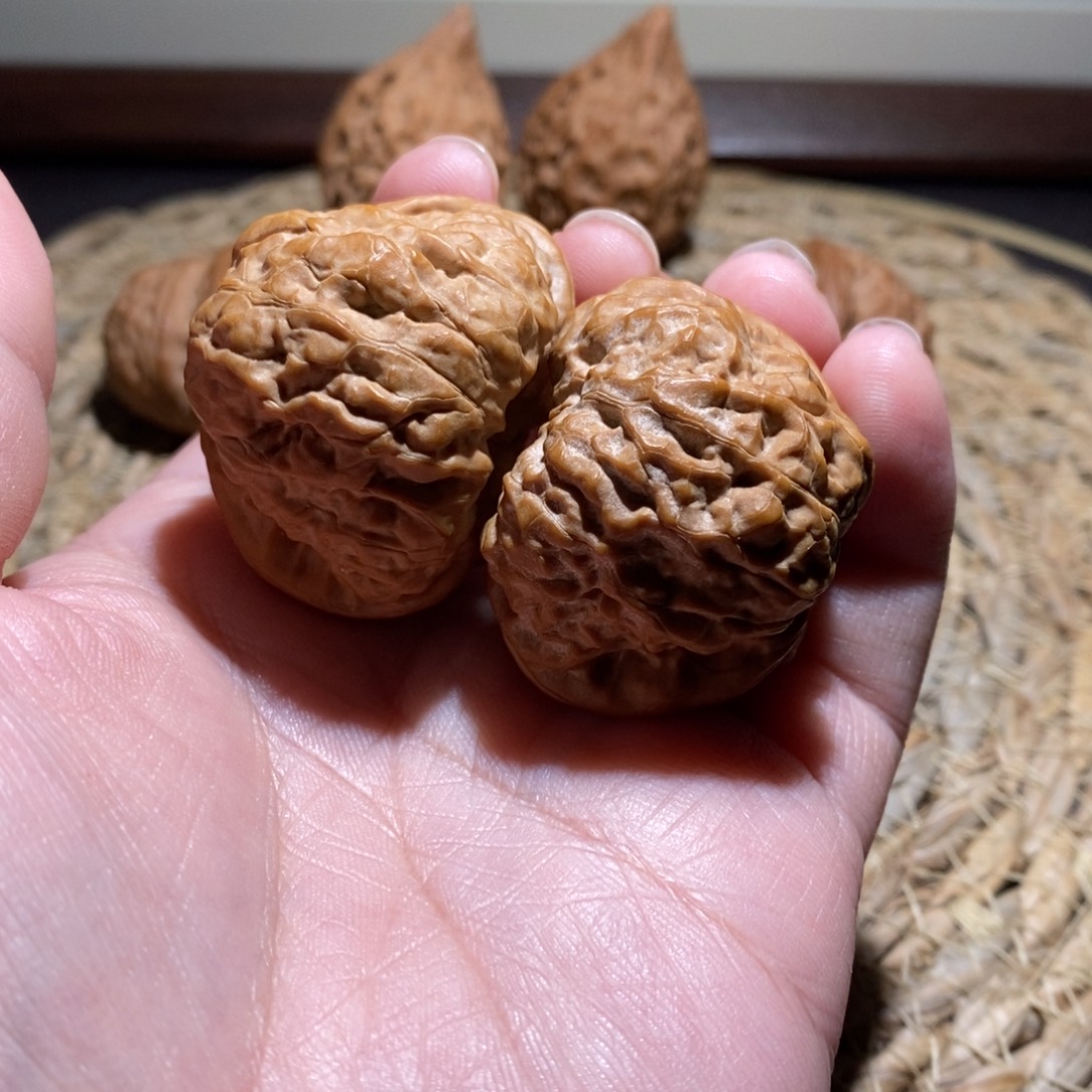 陈***$吊坠桃核41蛤蟆头