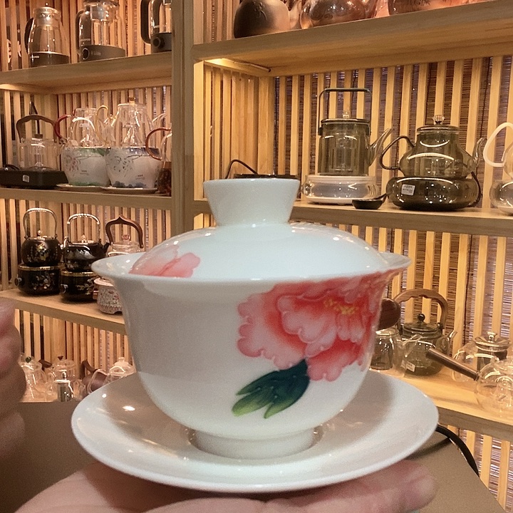 羊脂白盖碗悬停瓷器
