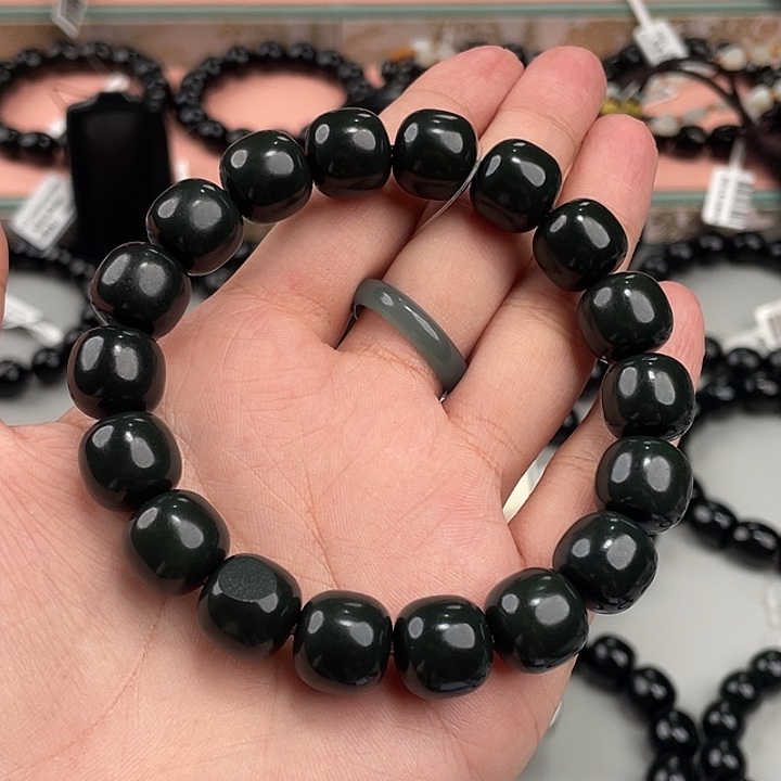 和田玉未镶嵌颈饰华**统