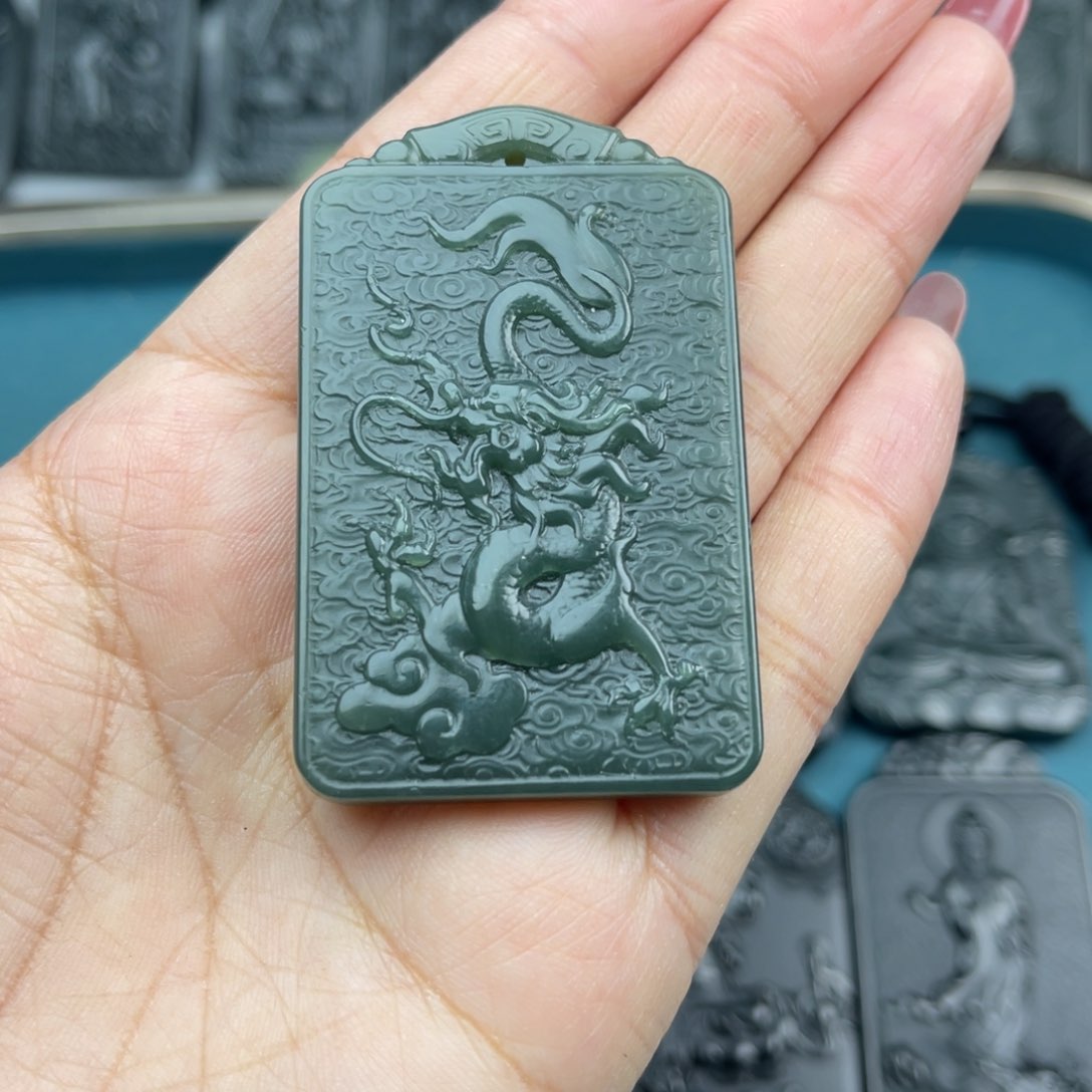 和田玉颈饰未镶嵌做***道