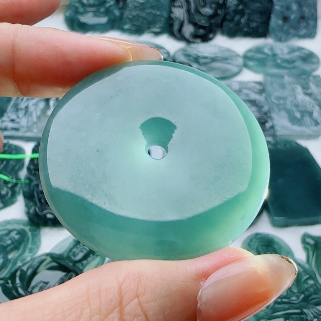 颈饰未镶嵌翡翠多样性发货天然的A货翡翠