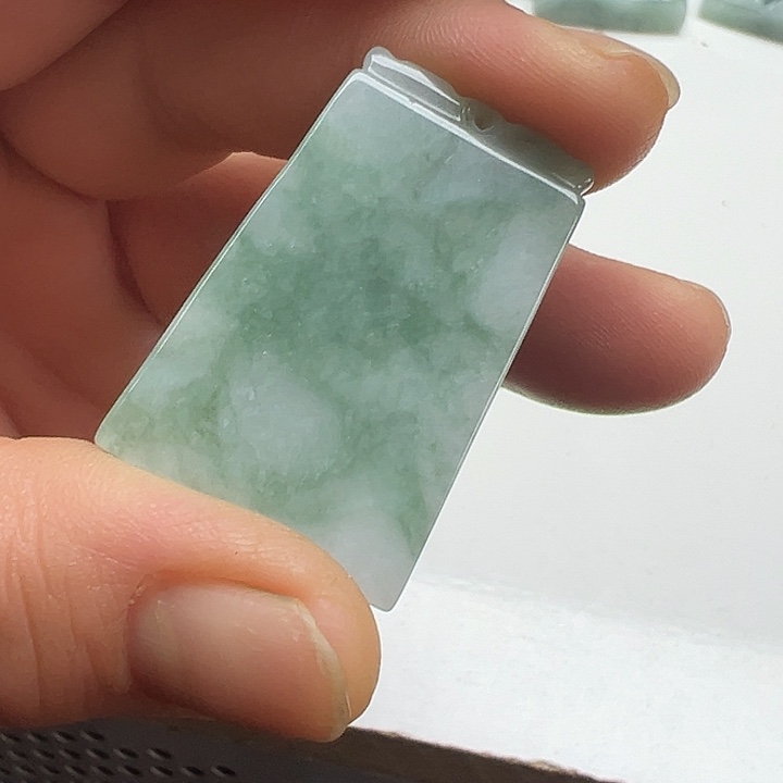 翡翠吊坠(不含链)未镶嵌小*哥