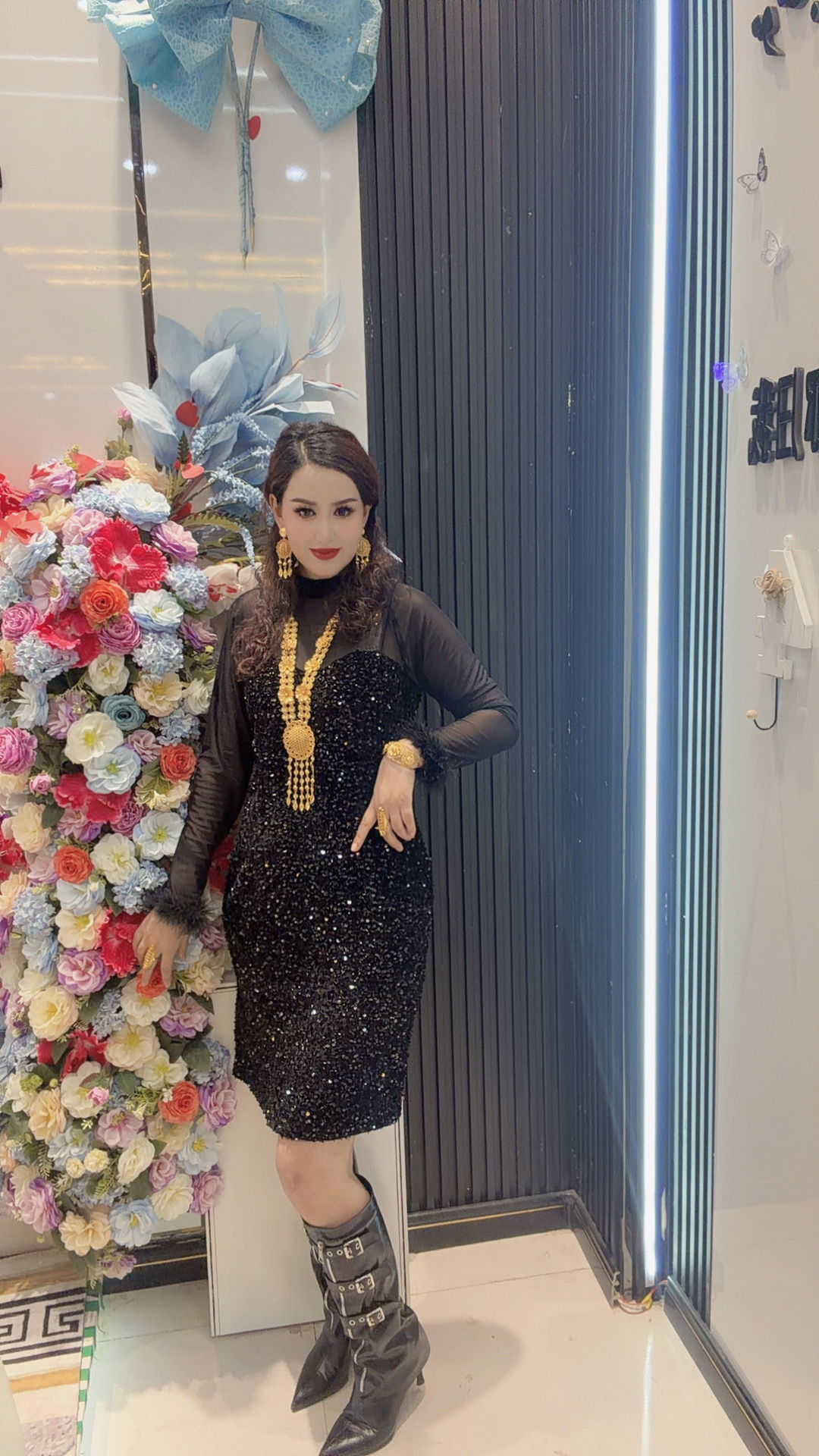 新款亮闪闪连衣裙