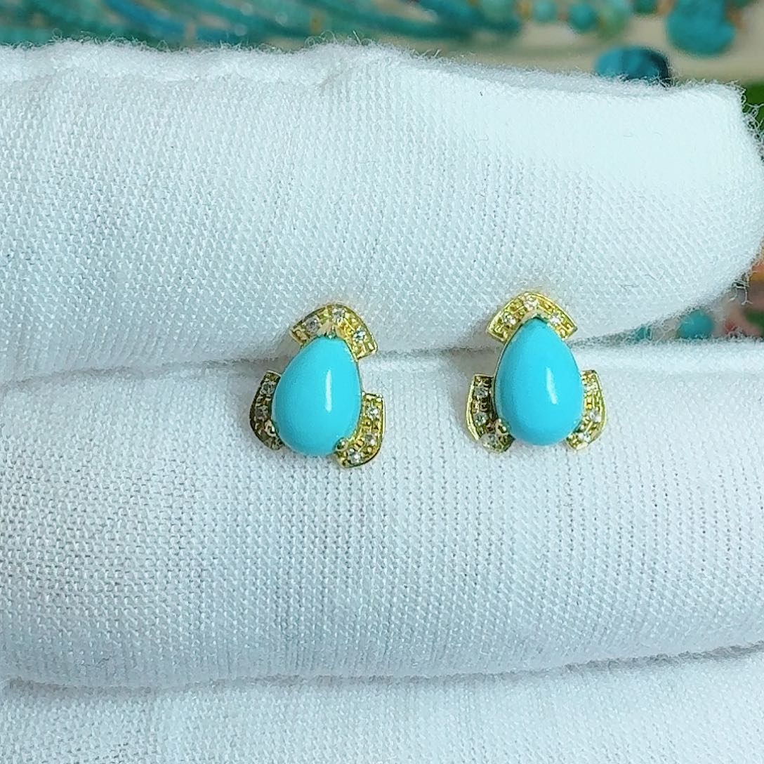 绿松石18K金镶嵌珠宝奇石精致饱满耳钉