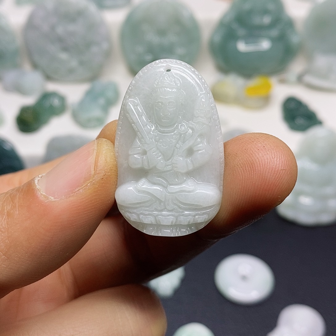 翡翠颈饰未镶嵌吊坠