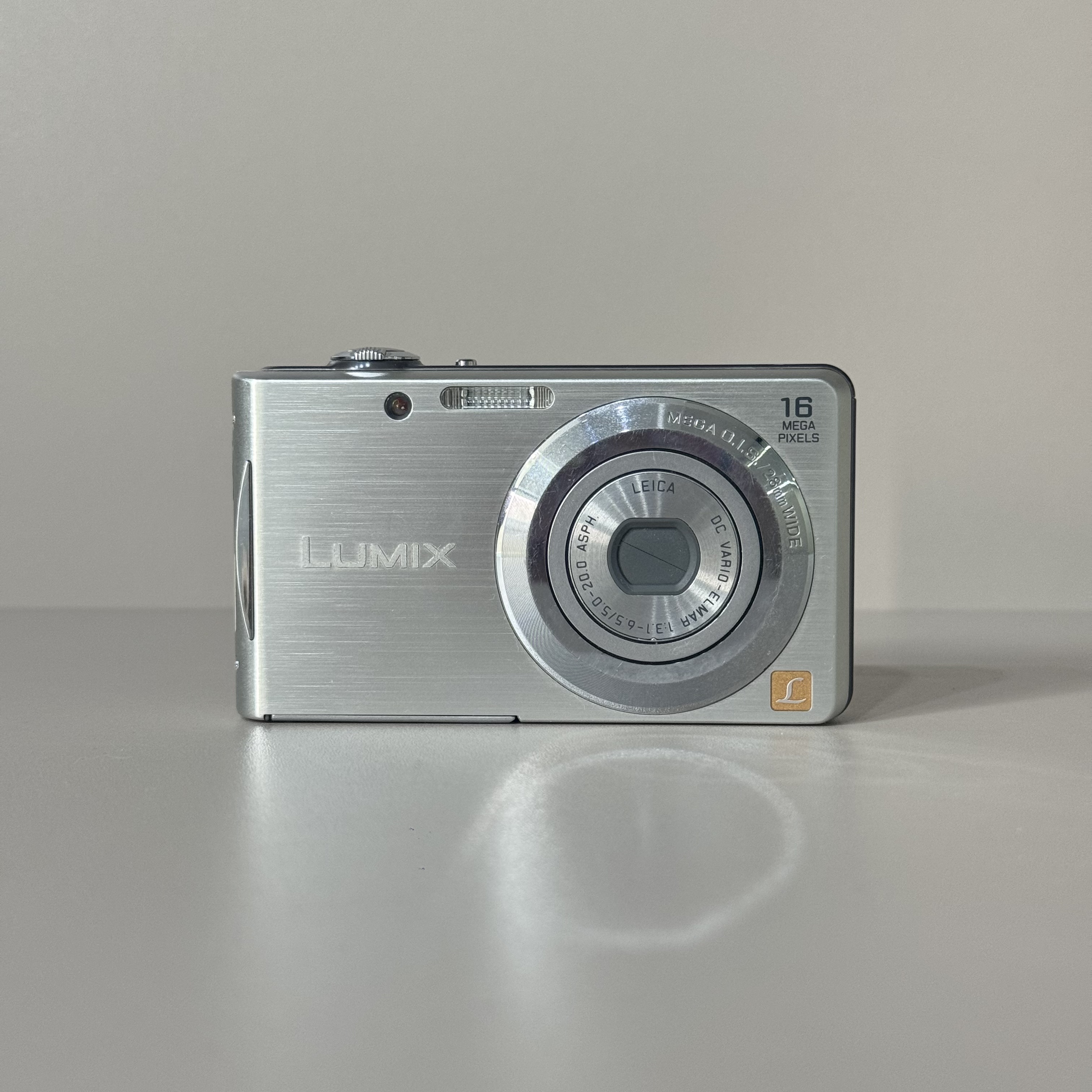9新 Panasonic/松下 FH5银色 1600W像素 冷白皮氛围感 不支持试用
