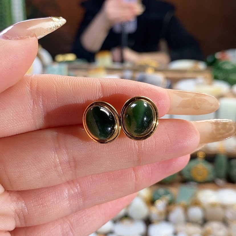 【闪购商品】和田玉耳钉18K金镶嵌