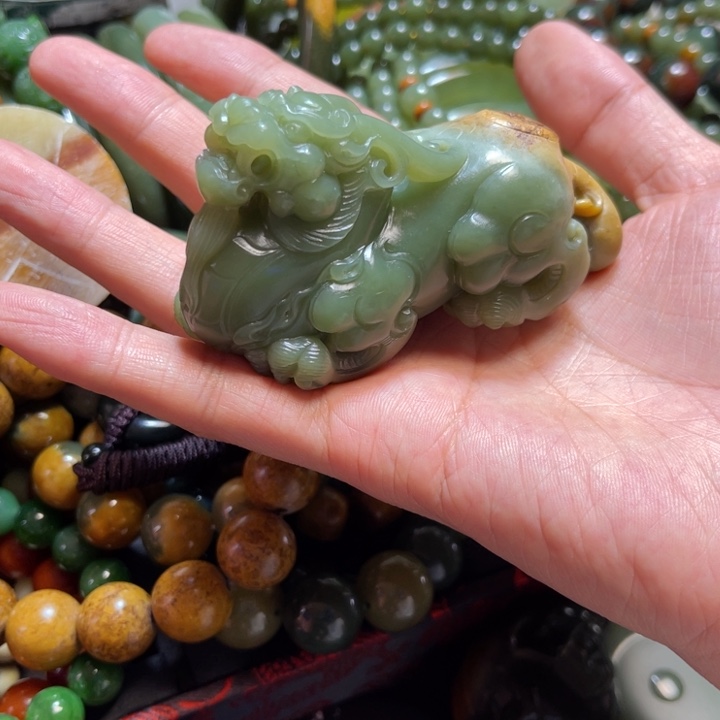 岫岩河磨玉（透闪石质玉）未镶嵌颈饰