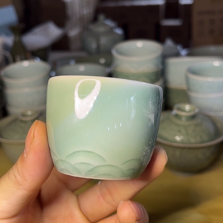 微瑕海浪小杯一只