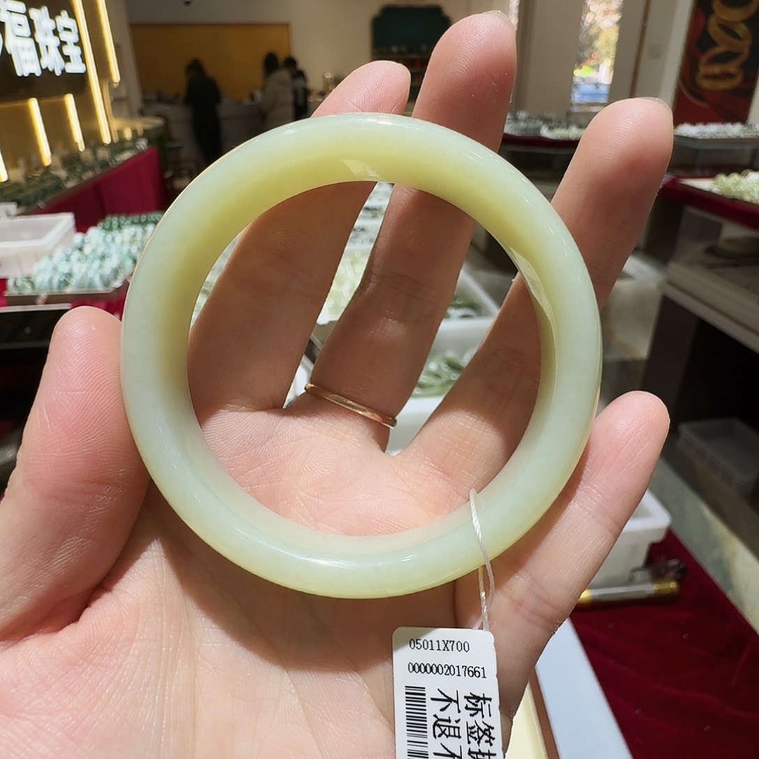 词***、和田玉未镶嵌手镯266