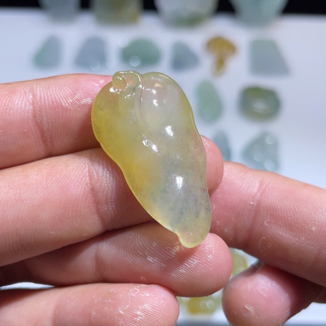 颈饰未镶嵌翡翠叶子