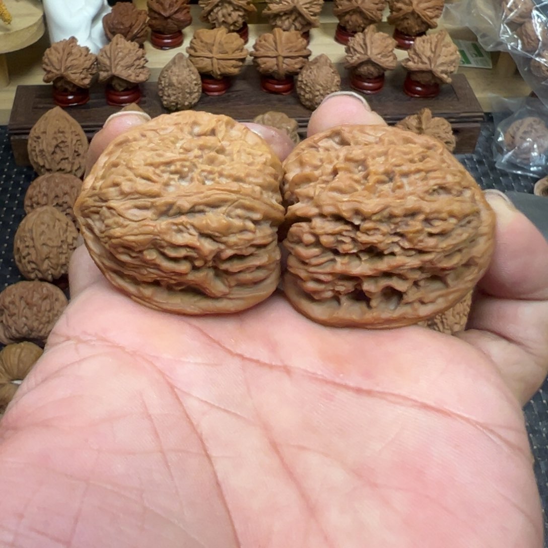 把件文玩核桃尹****全品逐鹿凹底南疆石狮子头40精 07