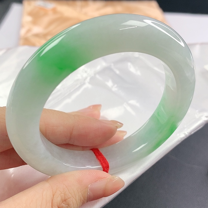 未镶嵌手镯翡翠，770