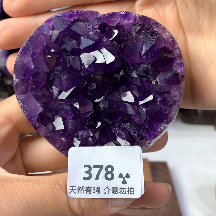 未镶嵌水晶大型摆件（非配饰）?**宜