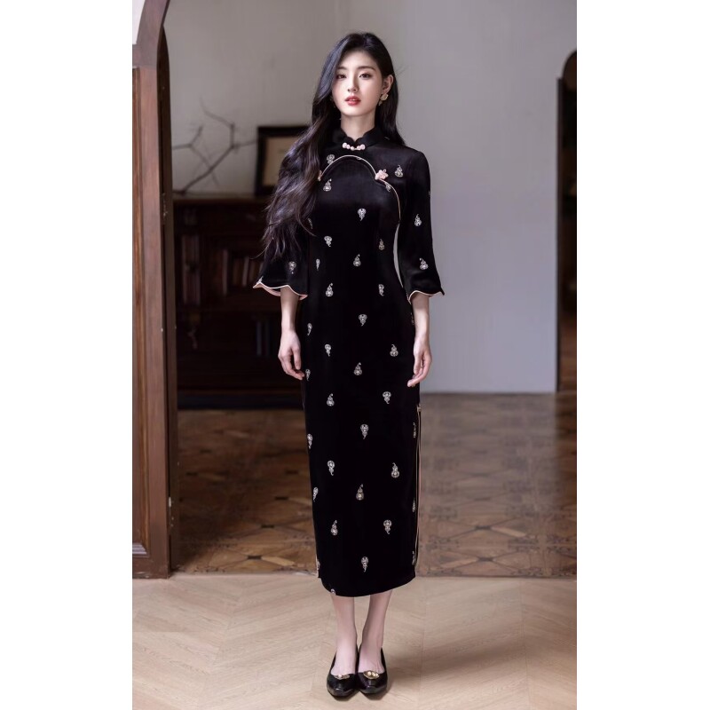 瑞葫 春秋新款重磅刺绣新中式复古显瘦日常旗袍裙，A102921