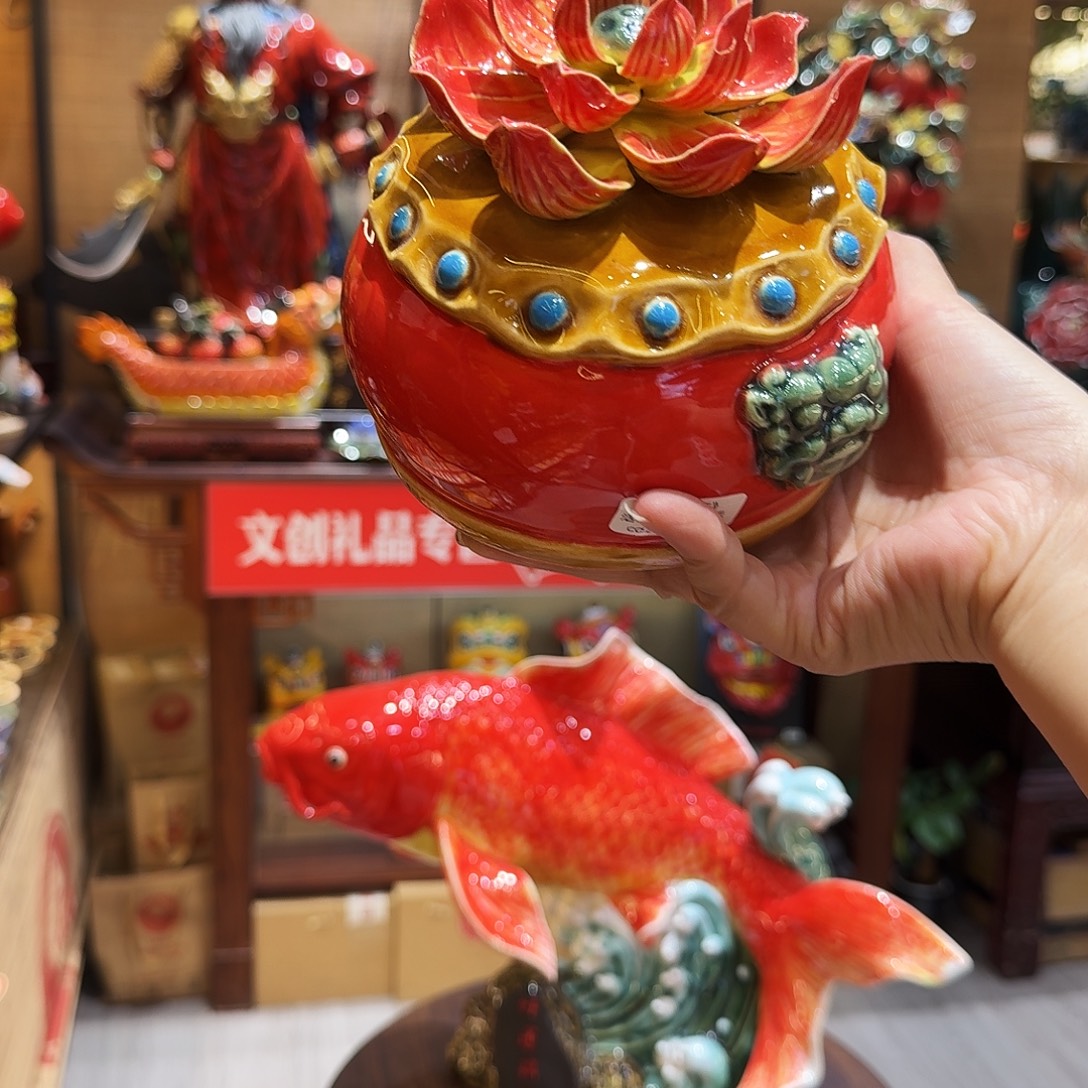 陶瓷鼓上荷花精品