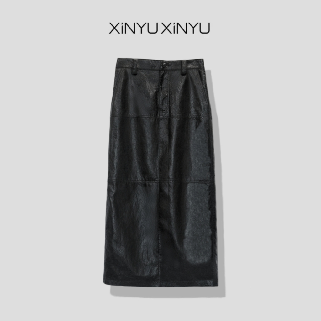 XINYU/芯与『冷萃』定制百搭复古感Pu后开叉皮裙 337136 直筒 时尚
