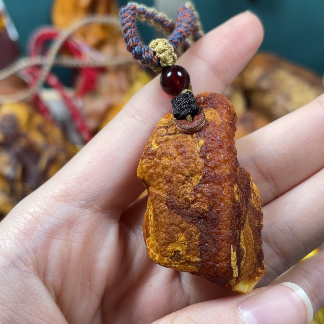 琥珀珠宝奇石未镶嵌